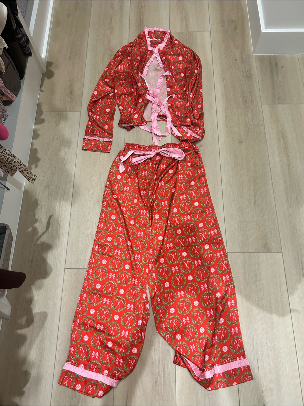 Women’s Red Floral Ribbon-Trim Pajama Set
